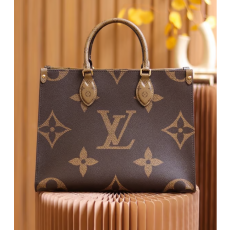 LOUIS VUITTON 루이비통 모노그램 투톤 양면 온더고 MM