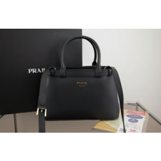 PRADA 프라다 스몰 레더 핸드백 벨트 블랙