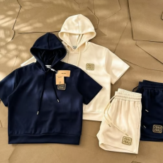 MIUMIU 미우미우 와펜 자수로고 후드 반바지 세트