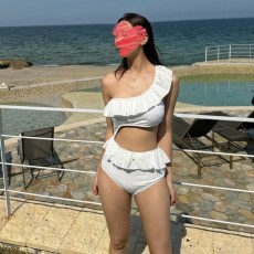 CHANEL 샤넬 오프 숄더 모노키니 스윔수트