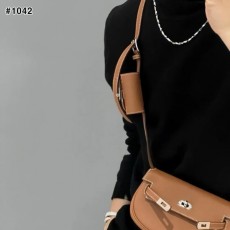 HERMES 에르메스  켈리 무브백