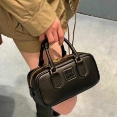 MIUMIU 미우미우  아르카디 스몰