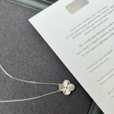 VAN CLEEF 반클리프  빈티지 알함브라 펜던트 기요세 목걸이