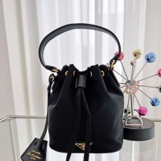 PRADA 프라다 리에디션  1978