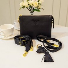 PRADA 프라다 모노크롬 크로스백