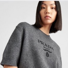 PRADA 프라다  크루넥 스웨터
