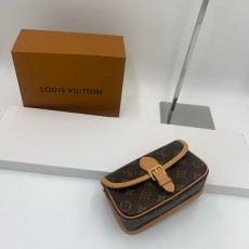 LOUIS VUITTON 루이비통  나노 다이앤