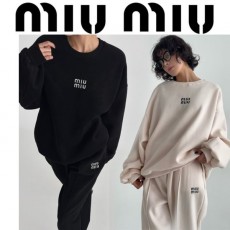 MIUMIU 미우미우 플리스 양기모 세트