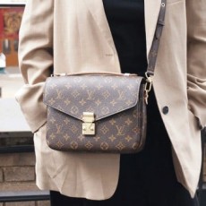 LOUIS VUITTON 루이비통 포쉐트 메티스
