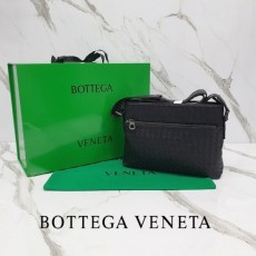 보** 인트레치아토 크로스백