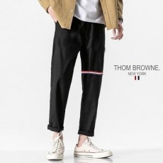 톰* 삼선 포인트 백 레터링 밴딩 면바지