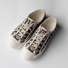 디* 워크앤디* 오블리크 자수 스니커즈 (여성)