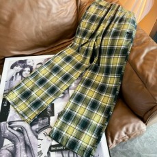 아** 23FW 아보카도 체크 팬츠 - 수입