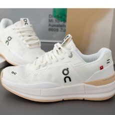 온** 온 더 로저 페더러 클레이 코트 스니커즈