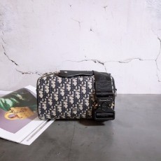 디* 남성 오블리크 자카드 링고 22 크로스백