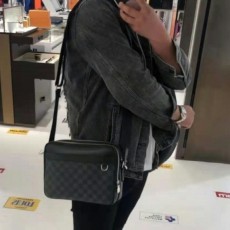 루* 트로카데로 메신져 백 TROCADERO MESSENGER NM PM N40087