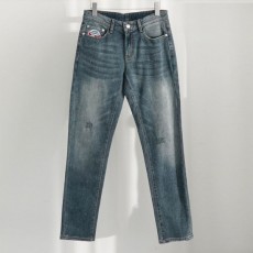 남성 블랙 레더 패치 자수 로고 슬림핏 데님 팬츠