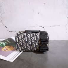 디* 남성 오블리크 자카드 링고 22 크로스백