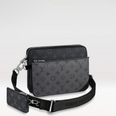 루* 2023 모노그램 트리오 메신져백