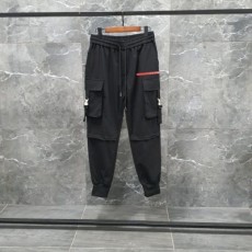 프** 레드 포인트 패치 포켓 디테일 바지