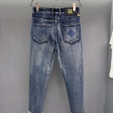 지** 유니크 레터링 패턴 청바지