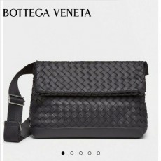 보** 22ss 수입최상급 인트레치아토 메신져 백