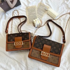 루* 도핀 모노그램백 스몰 미듐