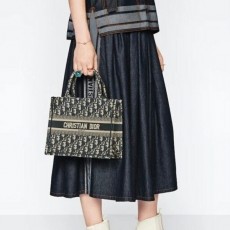 디* 트왈 드 주이 리버스 자수 북토트 뉴스몰 / TOILE DE JOUY REVERSE BOOK TOTE NEW SMALL BAG [M1265ZRGO]