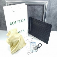 보** 2023 NEW 아이직고 보테가베네타 그래픽패턴 지퍼 클러치ㅡ 블랙