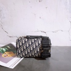 디* 남성 오블리크 자카드 링고 22 크로스백