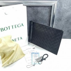 보** 2023 NEW 아이직고 보테가베네타 그래픽패턴 지퍼 클러치ㅡ 블랙