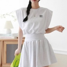 MIUMIU 미우미우 러블리 민소매 바지 세트