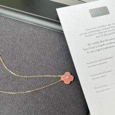 Van Cleef 반클리프  2021홀리데이 에디션 빈티지 알함브라 펜던트 목걸이