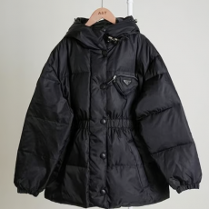 PRADA 프라다 리나일론 트라이앵글 파우치 후드 다운 자켓