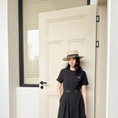 PRADA 프라다 기본반팔원피스