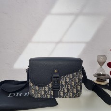 DIOR 디올  새들 스트랩 크로스백