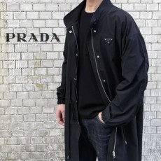 PRADA 프라다 클래식 레더플레이트 루즈핏 나일론 오버핏 롱 트랜치 코트 야상
