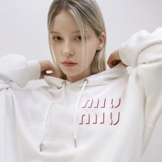 MIUMIU 미우미우 언더 쉐도우 후드티  맨투맨