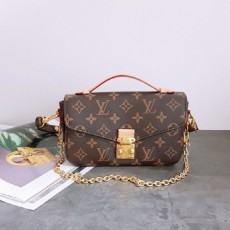 루* 포쉐트메티스 이스트웨스트