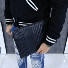 보** 뉴인트라치아또 도큐먼트 블랙 가죽 클러치백 629136 라임 클러치